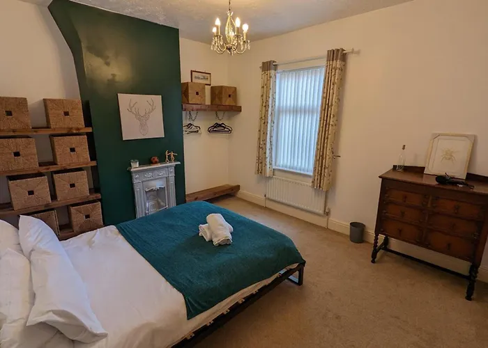 Warm Family 2db House! Hotel Manchester