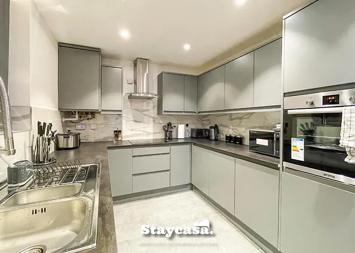 Princess Hideout 5min To With Street… - 19976 Manchester