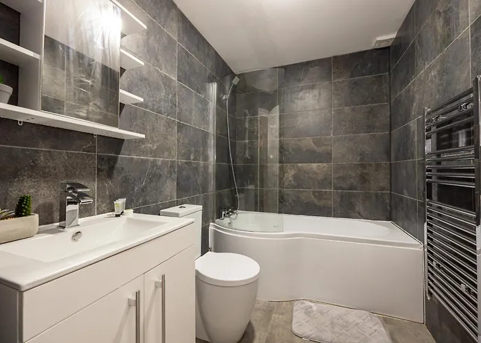 Vibrant 2br In Chorlton, Free Parking 아파트