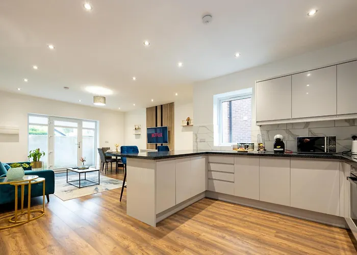 Vibrant 2br In Chorlton, Free Parking 아파트 *