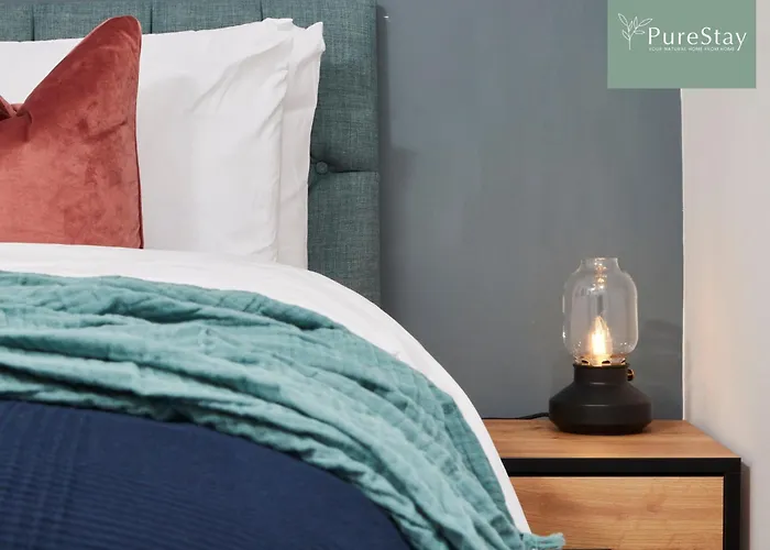 بيت للعطل Luxury 5-bedroom House Sleeps 9 With Private Garden By Purestay