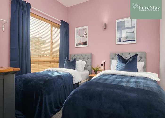 Hébergement de vacances Fabulous House - 5 Beds Sleeps 8 - Free Parking - By Purestay Manchester