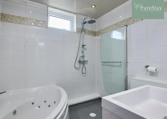 Big Contractor House With 6 Beds & Free Parking By Purestay - 7 Night Min! Манчестер