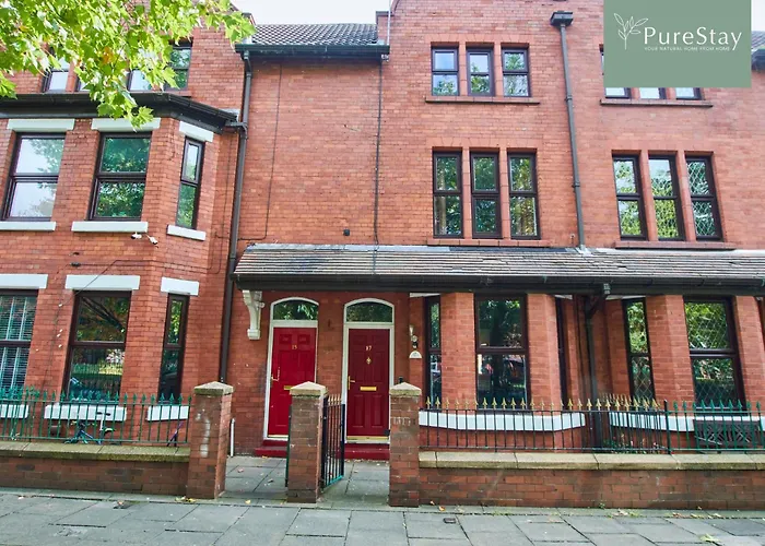 Big Contractor House With 6 Beds & Free Parking By Purestay - 7 Night Min! Дом отдыха