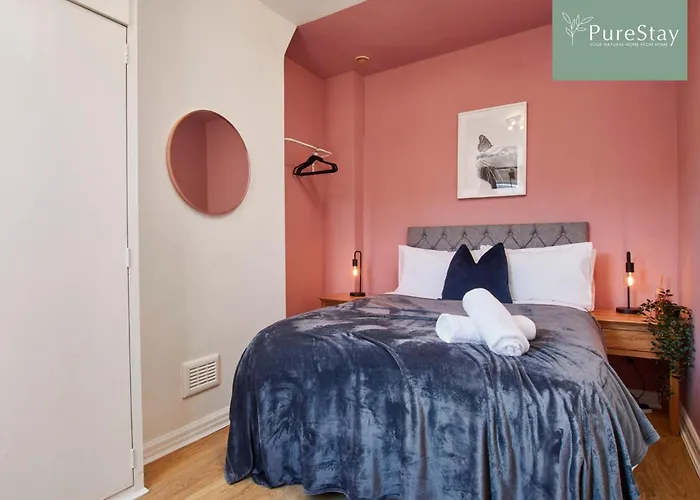 Дом отдыха Big Contractor House With 6 Beds & Free Parking By Purestay - 7 Night Min! Манчестер