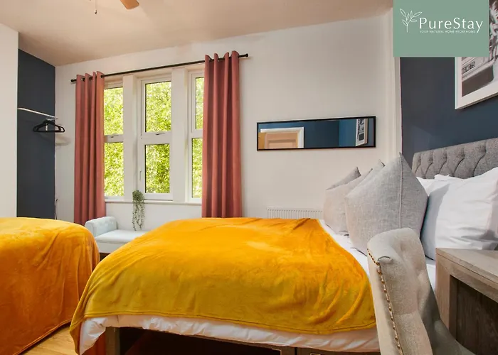 Дом отдыха Big Contractor House With 6 Beds & Free Parking By Purestay - 7 Night Min! Манчестер