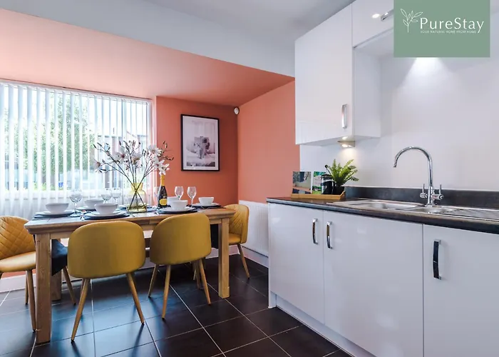 Stunning House In For Business & Leisure - Wi-fi & Parking By Purestay Serviced Vila Manchester