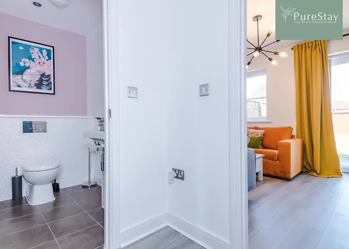 Stunning House In For Business & Leisure - Wi-fi & Parking By Purestay Serviced *