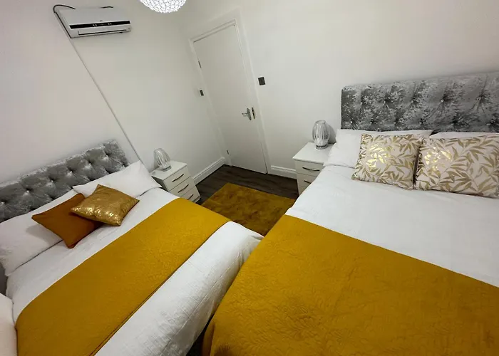 2 Bedroom Flat Close To City, Stadium And Coop Arena 맨체스터