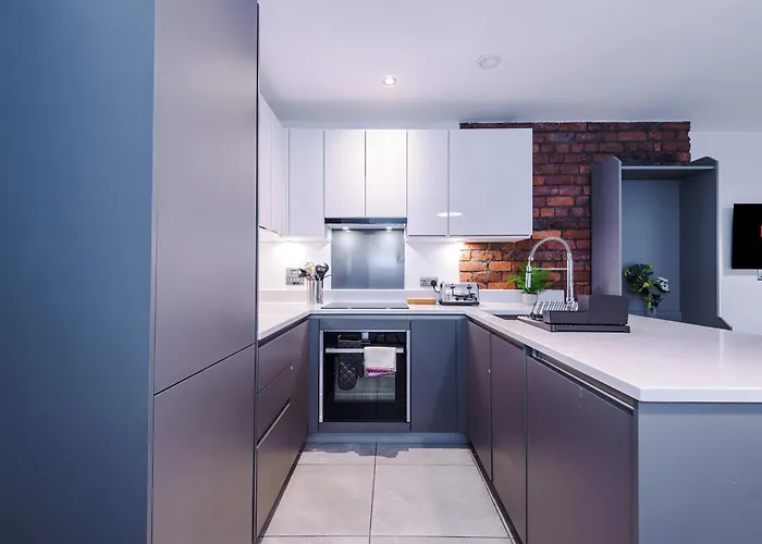 4-storey Townhouse In By Hilltop Serviced Holiday home