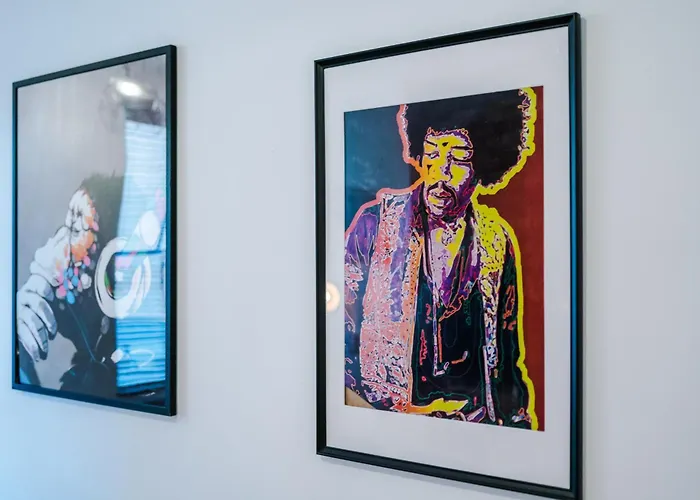 4-storey Townhouse In By Hilltop Serviced Holiday home Manchester