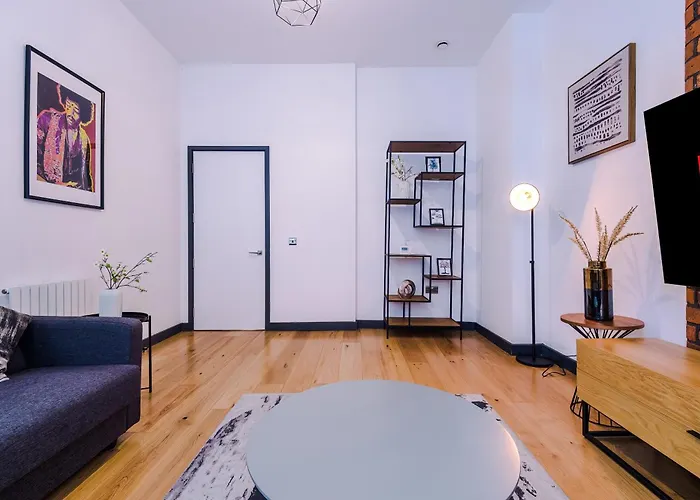 4-storey Townhouse In By Hilltop Serviced Holiday home