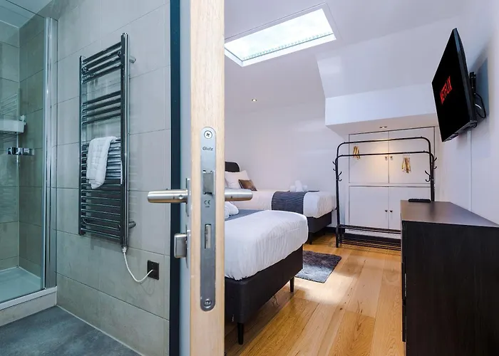 4-storey Townhouse In By Hilltop Serviced