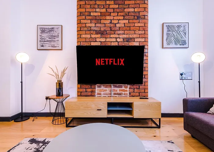 Holiday home 4-storey Townhouse In By Hilltop Serviced Manchester