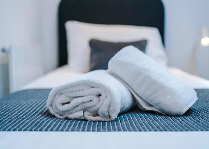 4-storey Townhouse In By Hilltop Serviced Holiday home