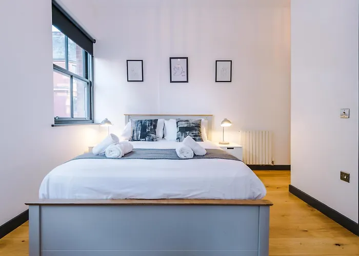 4-storey Townhouse In By Hilltop Serviced *