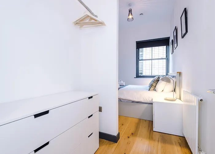 4-storey Townhouse In By Hilltop Serviced Holiday home