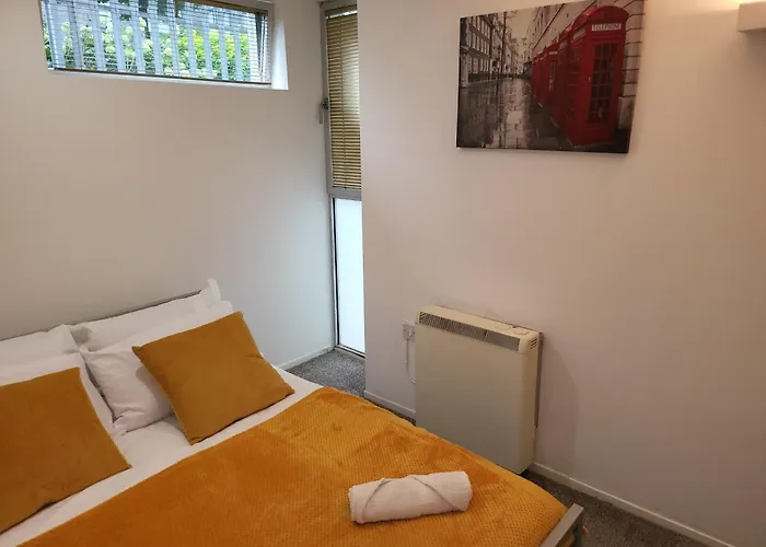Luxury 2 Bed On River, Wifi, Parking, Garden Apartmán *