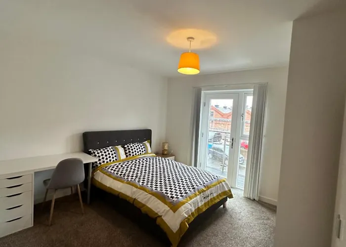 C U Ltd * Mánchester