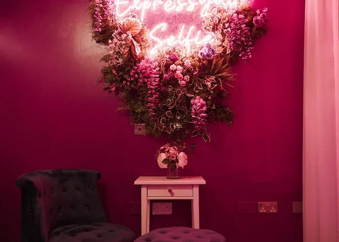 アパートホテル Manchester's Only Private Party For 12 With Makeup