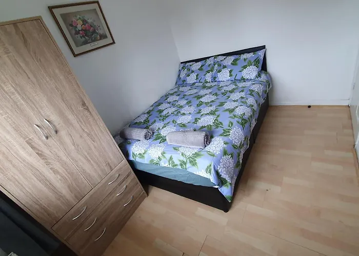 Lovely 3 Bedroom House * 曼彻斯特