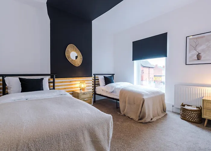 4 Bedroom House Eccles *