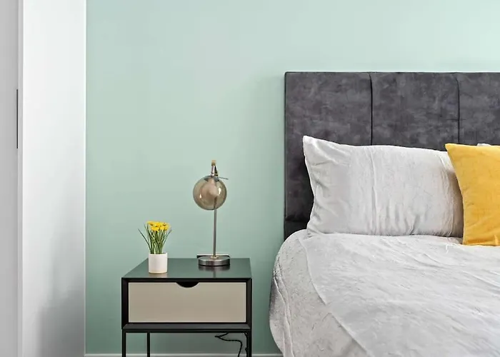 Luxurious Two Bedroom *