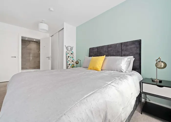 Luxurious Two Bedroom *