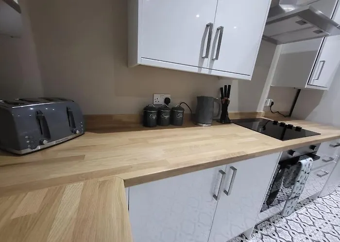 4 Bedrooms, 8 Min To City! 펜션 맨체스터