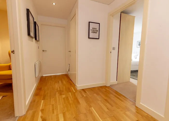 Gem: Cosy 2br With Private Balcony *