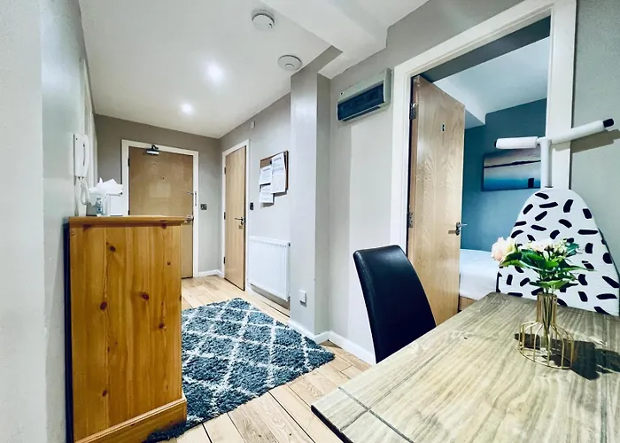 Lovely 4 Bed 맨체스터