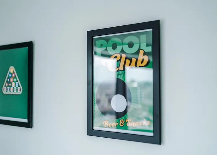 Stylish Apartment, Sleeps 6, Pool Table, Smart Tvs, Parking Available Lejlighed *