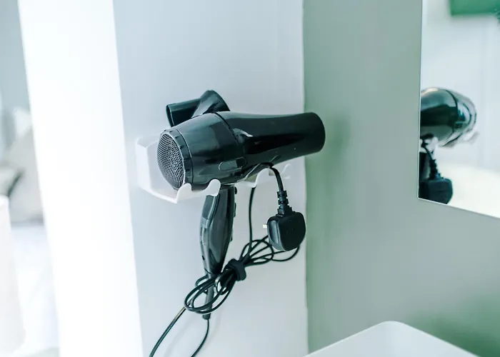 Stylish Apartment, Sleeps 6, Pool Table, Smart Tvs, Parking Available Lejlighed