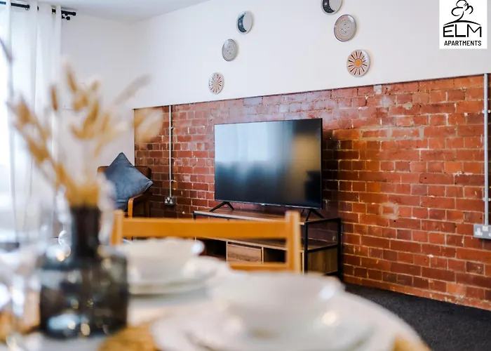 Elm , Collection Of Available Near Media , Free Parking Daire 3*