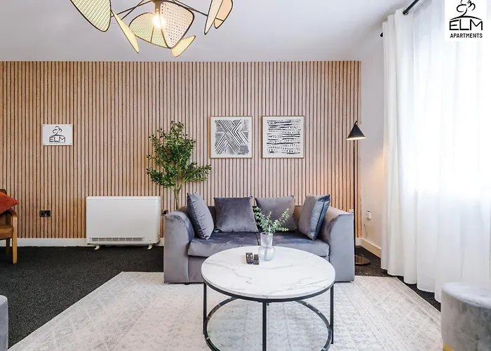 Elm , Collection Of Available Near Media , Free Parking