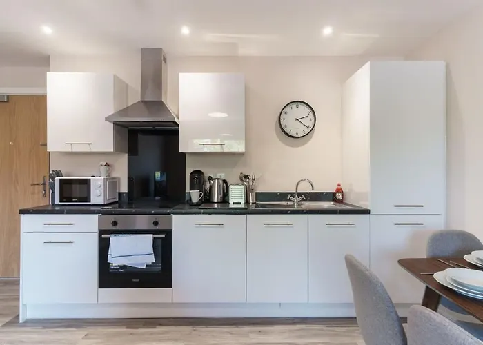 Spacious & Bright 2 Bed Apartman *