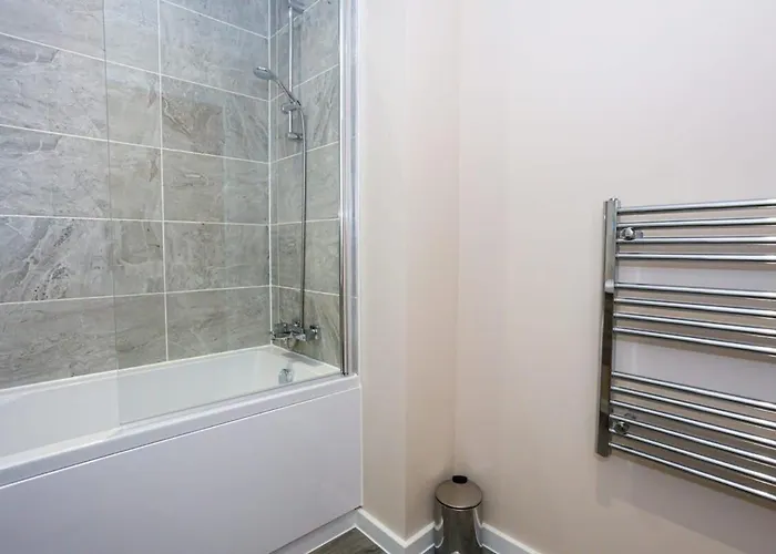 Lovely Modern 1 Bedroom Apartament *