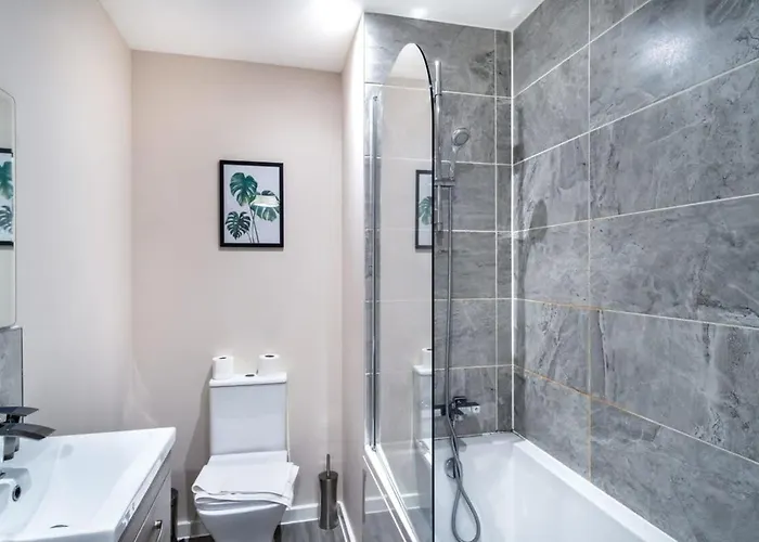 Апартаменты Modern 1 Bed *