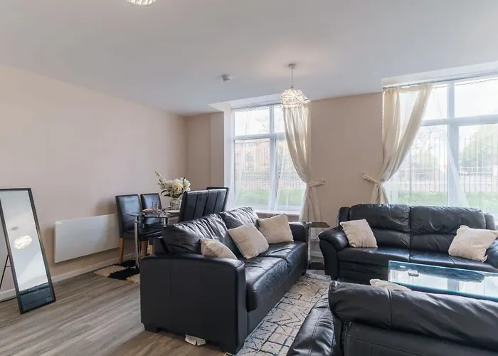 Bright 1 Bed Flat - Sleeps 3 *