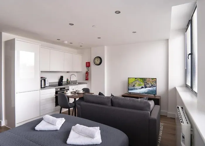 Zeni, Alexandra Rise Chic