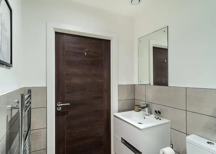 Stayzeni, Alexandra Rise Super 1 Bed Apartamento