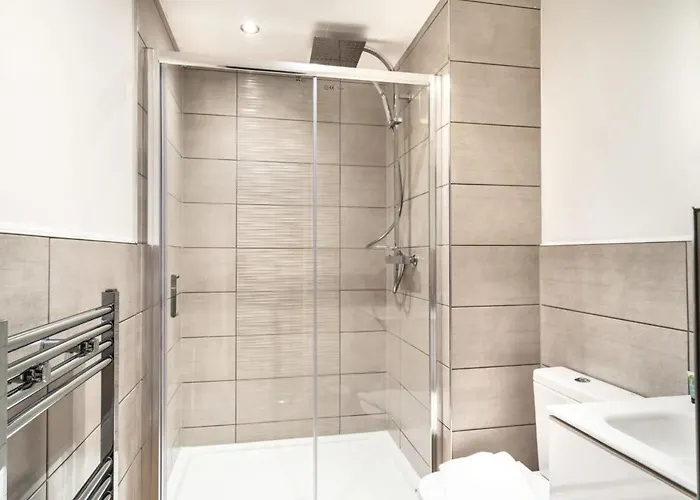 Stayzeni, Alexandra Rise 2 Bed Flat Appartement *