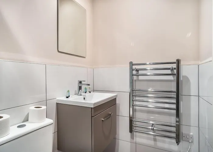 Modern & Bright 2 Bed In Manchester