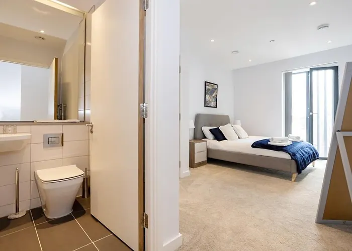 Stunning 2 Bedroom 아파트