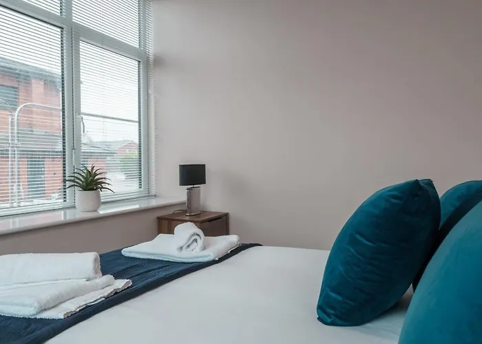 Contemporary 2 Bed - Sleeps 4