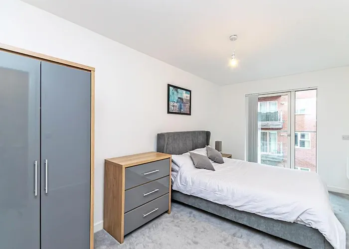 Contemporary 2 Bed In Manchester