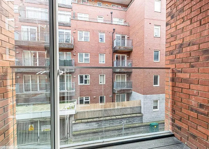 Contemporary 2 Bed In *