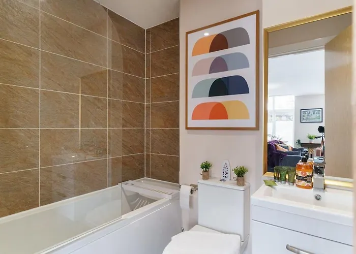 2 Bedroom Modern In Apartament