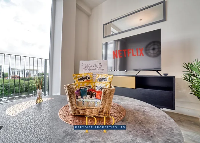 The Middlewood Plaza - By Parydise - Business Or Leisure Stays, Location, Sleeps 4, Salford Manchester