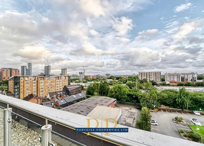 The Middlewood Plaza - By Parydise - Business Or Leisure Stays, Location, Sleeps 4, Salford